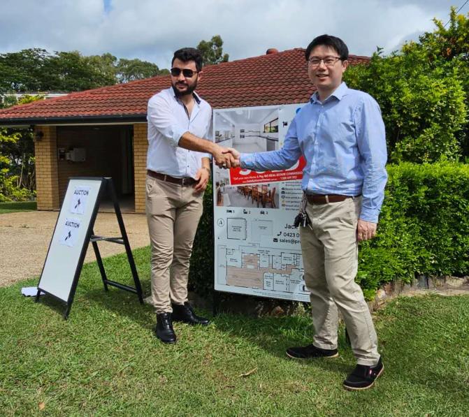 Success story, homeowner sells their own home for suburb record